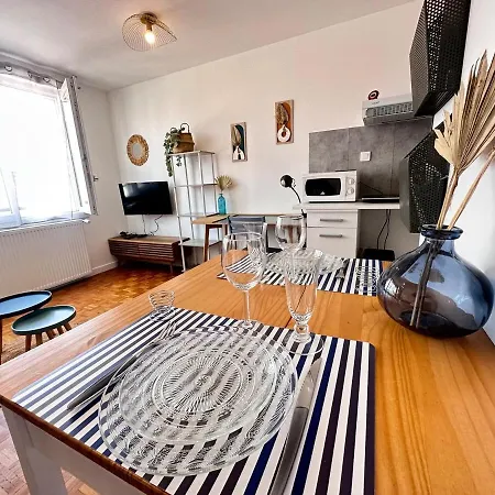 La Des 3 Piliers Avec Parking Prive アパート *